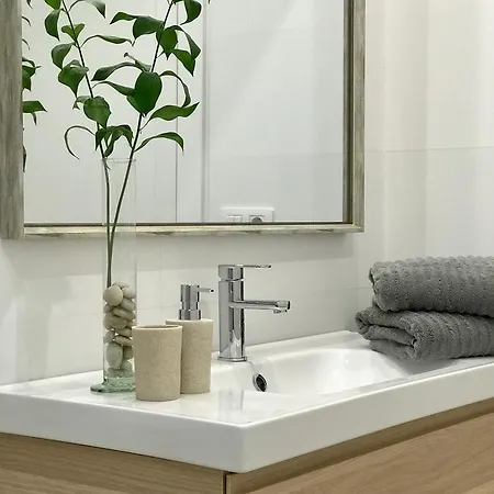 Seaview Apartament *